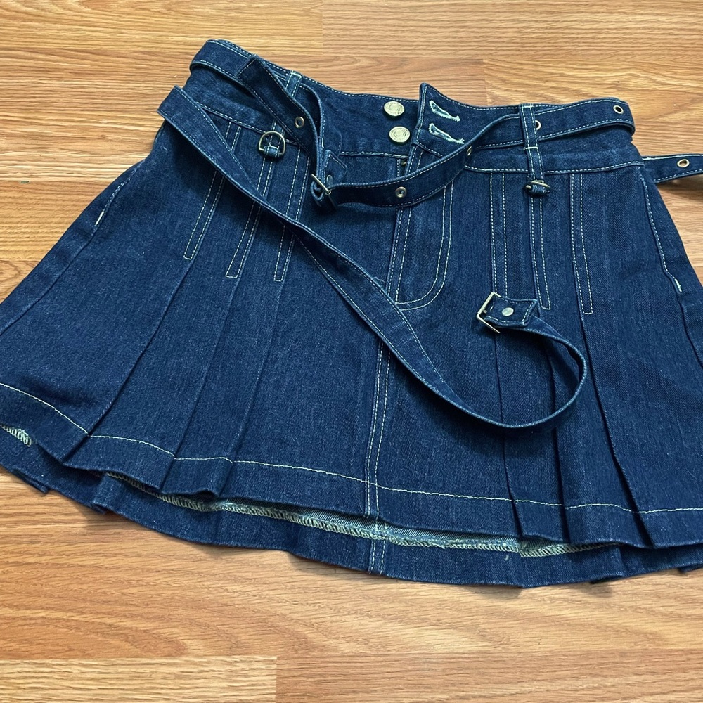 Jean mini skirt with belt attachment